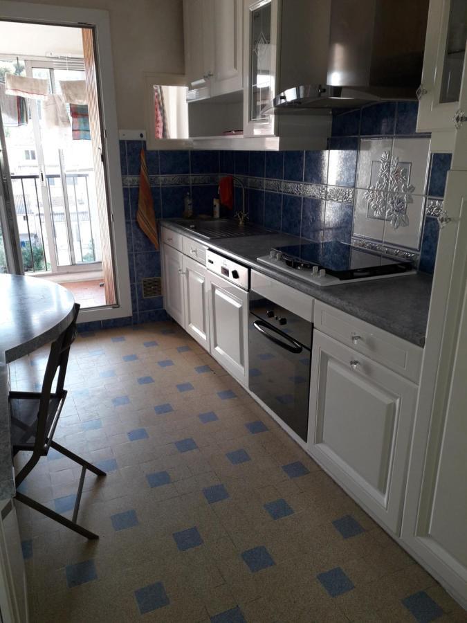 Chambre B2 Dans Un Appartement En Colocation Marseille Exteriér fotografie